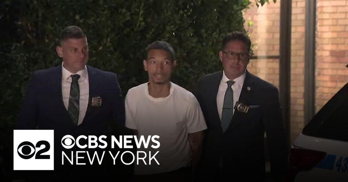 Man accused in deadly shootings in the Bronx and Brooklyn awaits first court appearance