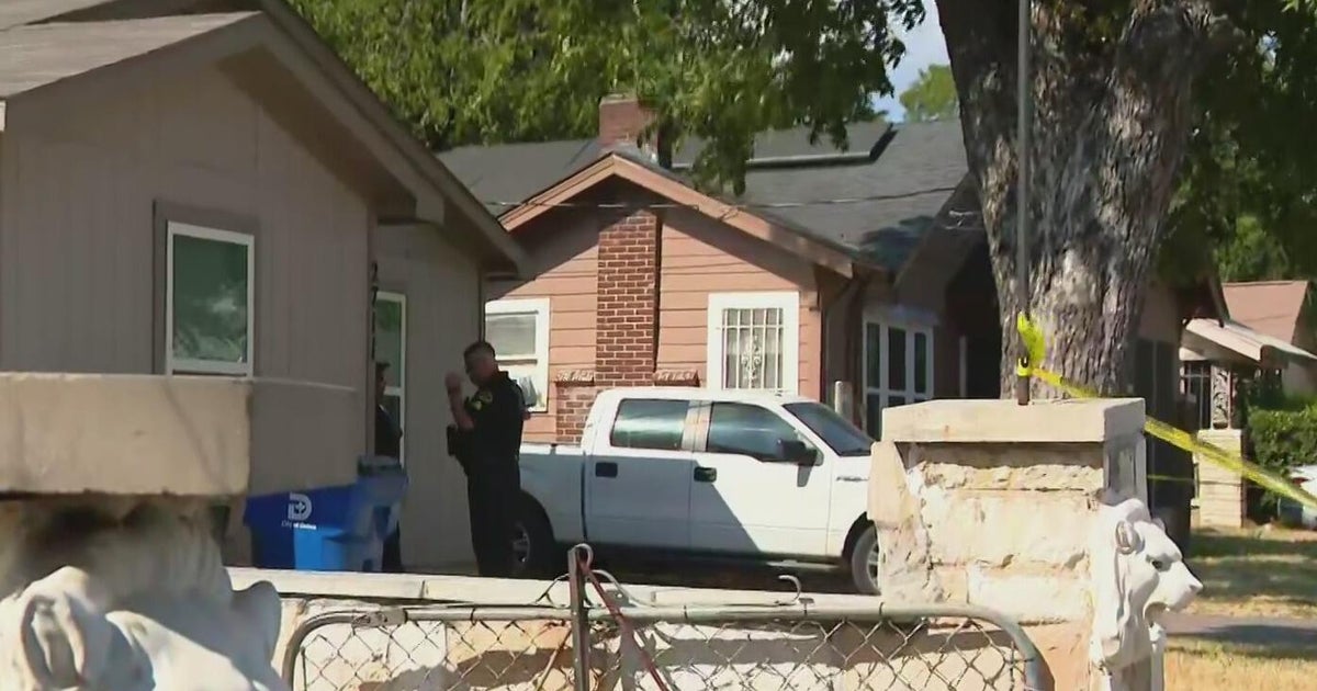3 found dead in Dallas house, 4th hospitalized, police say - CBS Texas