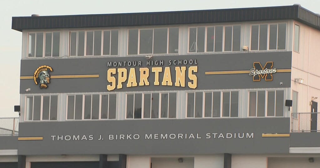 McKeesport vs. Montour high school football in Steelers High School ...