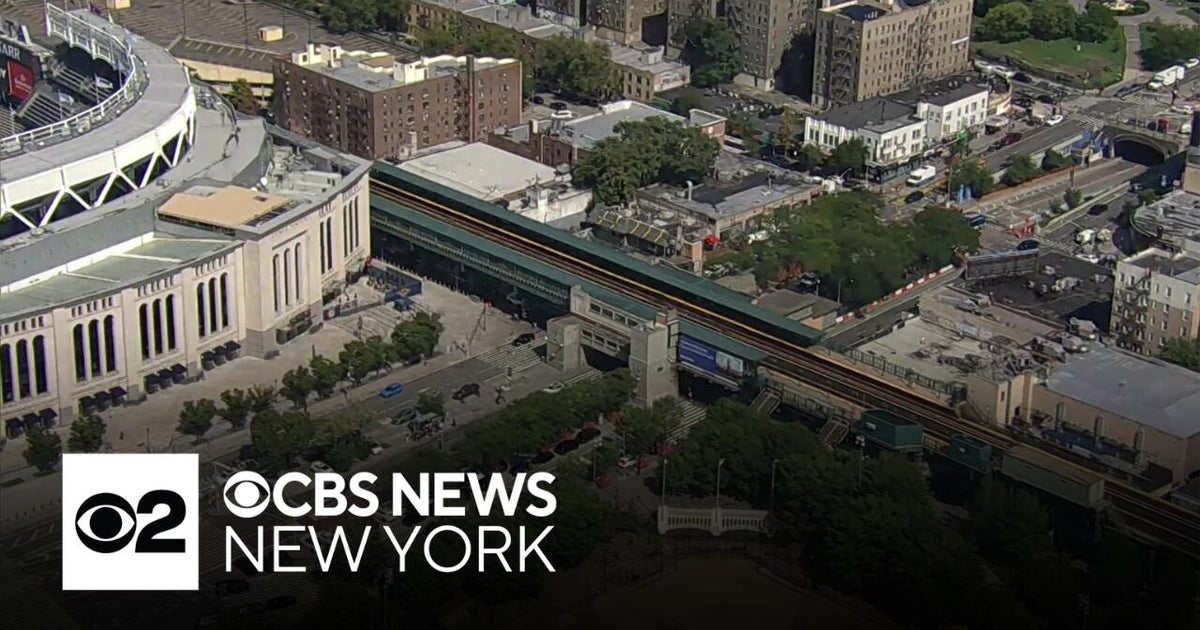 MTA worker struck by train, killed while on the job in the Bronx