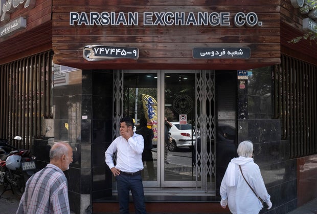 Iran-Economy-Currency