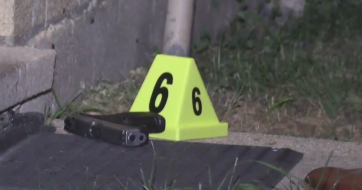 28-year-old man killed in shooting on Chicago's Southwest Side