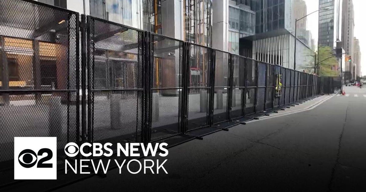 Security fencing goes up around 9/11 Memorial & Museum