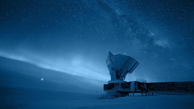 south-pole-telescope-blue.jpg 