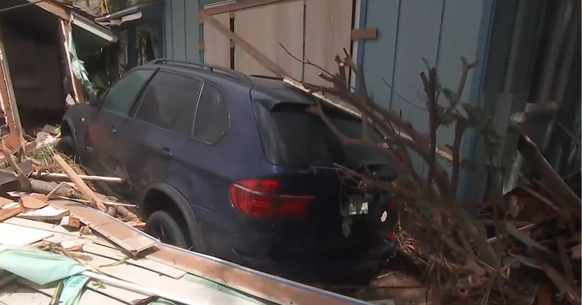 Lowell lashes Hawaii, knocking out power to thousands as flood risk continues