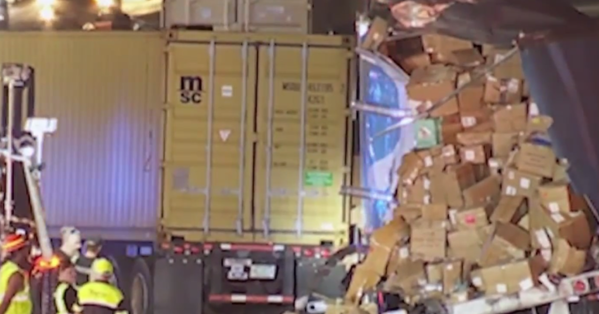 Amazon packages spill onto I-80/94 after crash in Northwest Indiana
