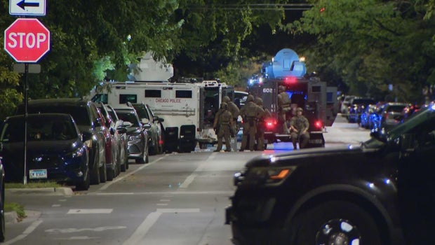 Man arrested after 17-hour SWAT standoff in Logan Square