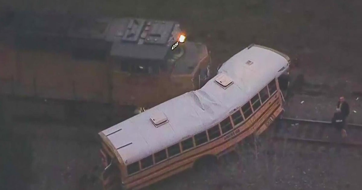 Texas school buses use hundreds of railroad crossings that lack safety gates