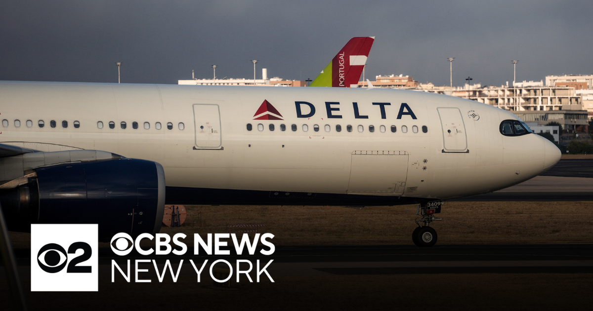 Delta flight from New York declares emergency while landing in Chicago due to "fumes"