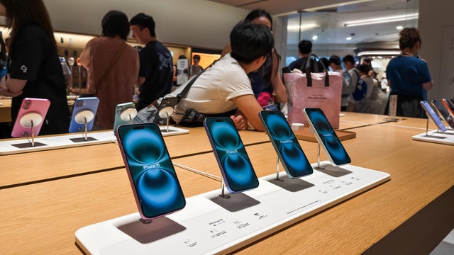 cbsn-fusion-what-to-expect-from-john-ternus-as-apple-ceo-as-tim-cook-steps-down-thumbnail.jpg 