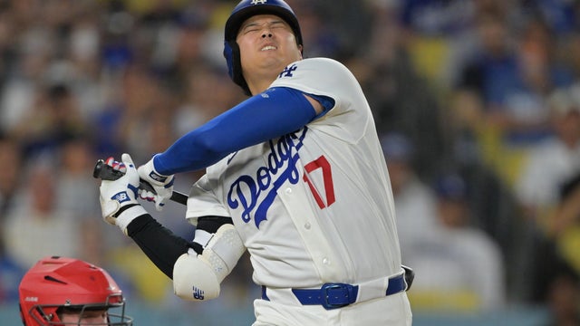 Cincinnati Reds v Los Angeles Dodgers 