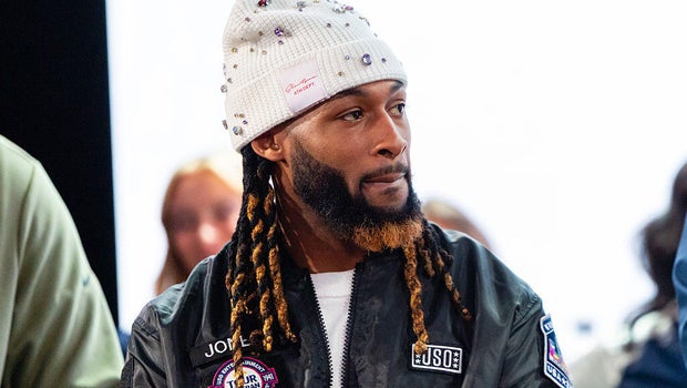 Minnesota Vikings' Aaron Jones pays it forward to kids who share his military upbringing