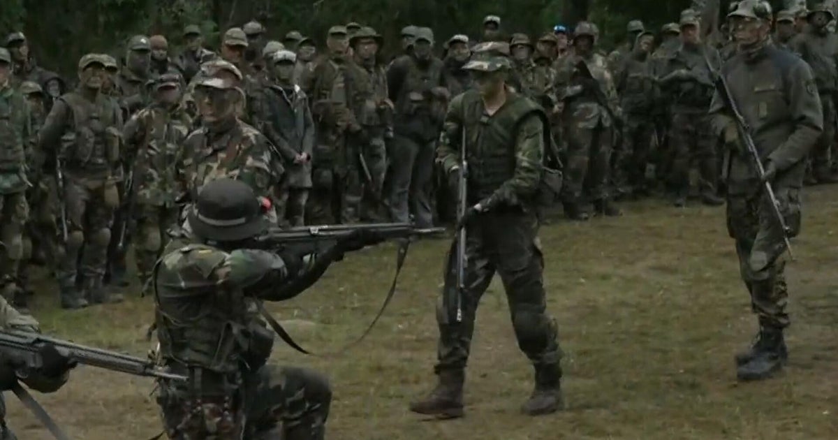 Lithuania prepares for war, reinforcing its border against Russian tanks