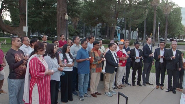 en-nepal-victims-vigil-kayla-11pm-lklv-use-this-one-1.jpg 