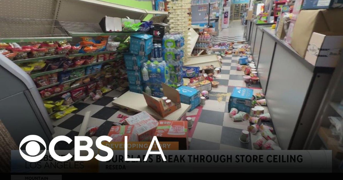 Burglars break through Reseda liquor store roof to gain entry