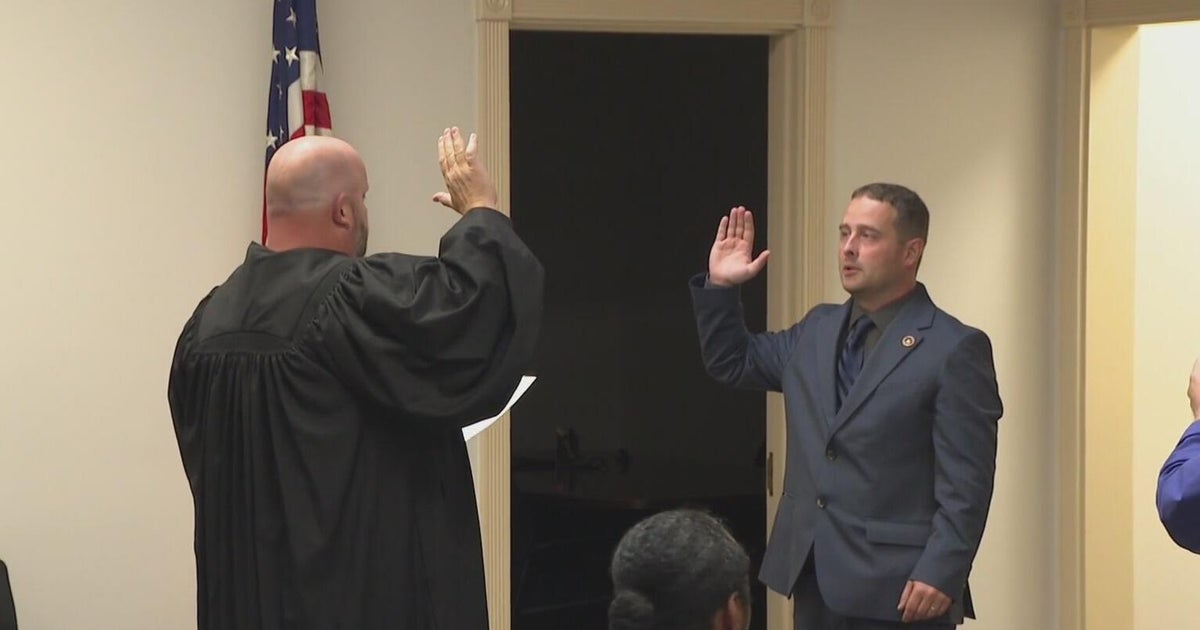 New Glassport mayor sworn in after former mayor allegedly violated PFA for 3rd time