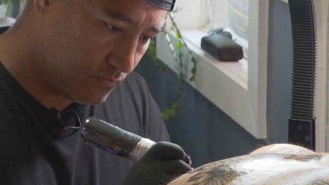 hhm-tattoo-artist.jpg 
