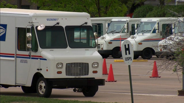 mail-trucks.jpg 