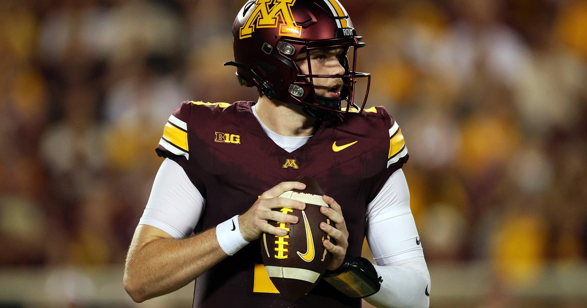 Lindsey’s 3 TD passes lead Gopher football to victory over Akron 41-7