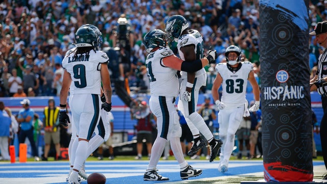 Philadelphia Eagles v Tennessee Titans 