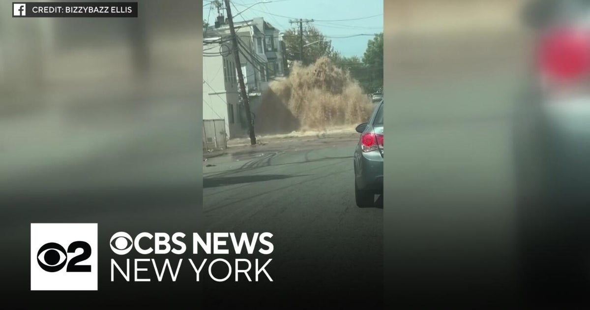 Crews working to repair water main break in Newark, N.J.