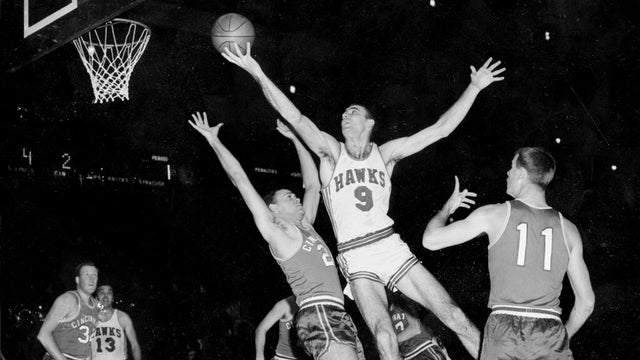 Bob Pettit, NBA Hall of Famer and its first MVP, dies at 93 
