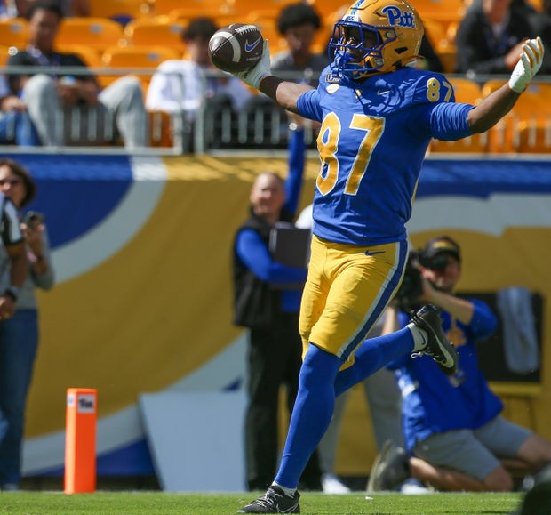 demetrice-mccray-touchdown-1.jpg