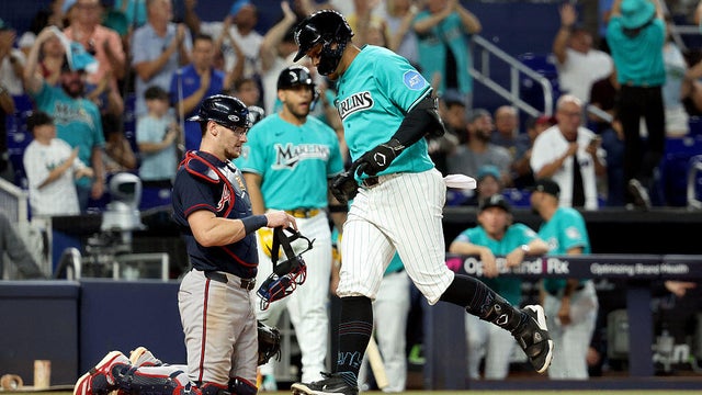 Atlanta Braves v Miami Marlins 