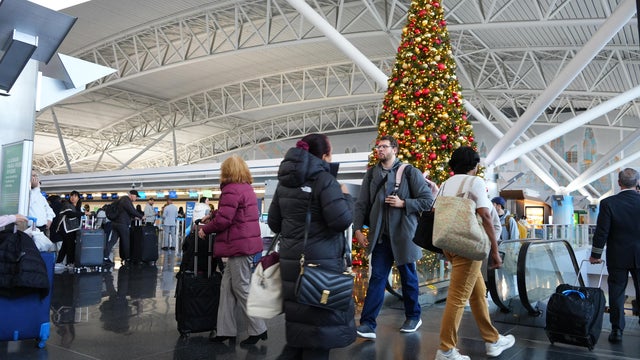 U.S. Embraces Thanksgiving Travel Rush 