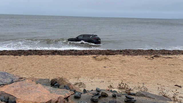 falmouth-beach.jpg 