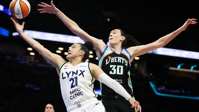 Kayla McBride,Breanna Stewart 