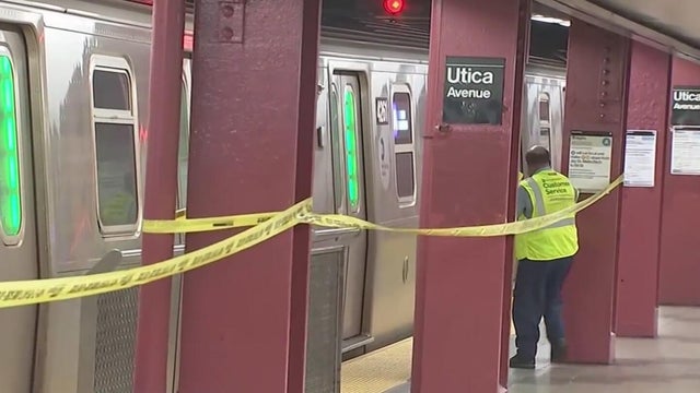 NYC subway passenger dragged to death after bag gets caught in train doors