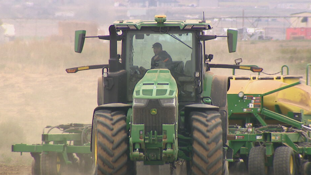 tractor.png 