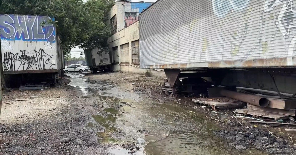 City investigates water leak at vacant South Philadelphia property ...