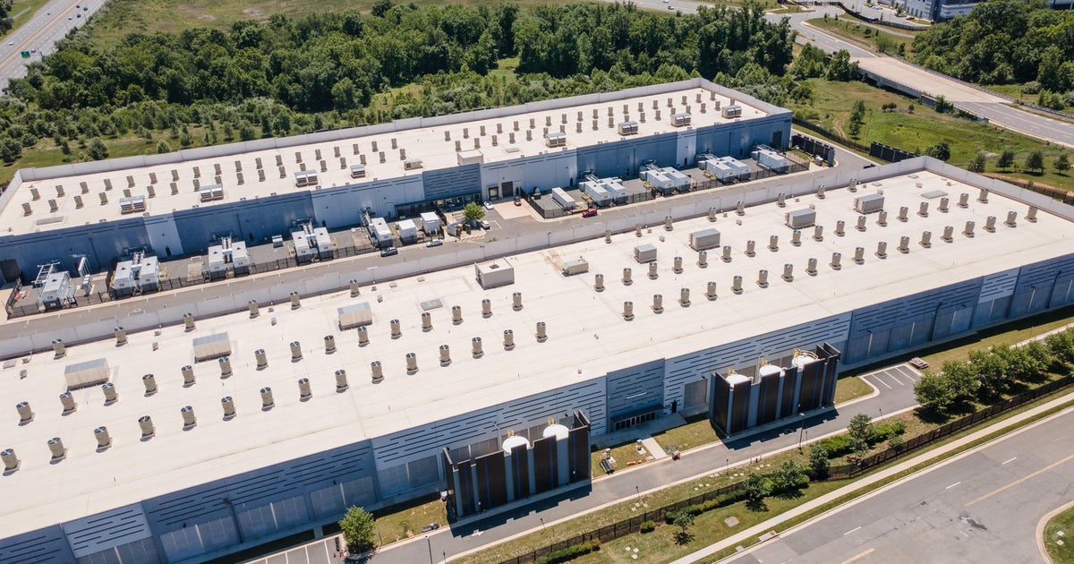 Amazon обещава 1 милиард долара за градове с центрове за данни, като предупреждава, че САЩ „не могат да си позволят да загубят“ надпреварата с изкуствен интелект