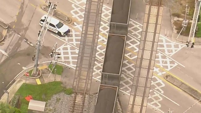 Freight train hits, kills pedestrian in Fort Lauderdale