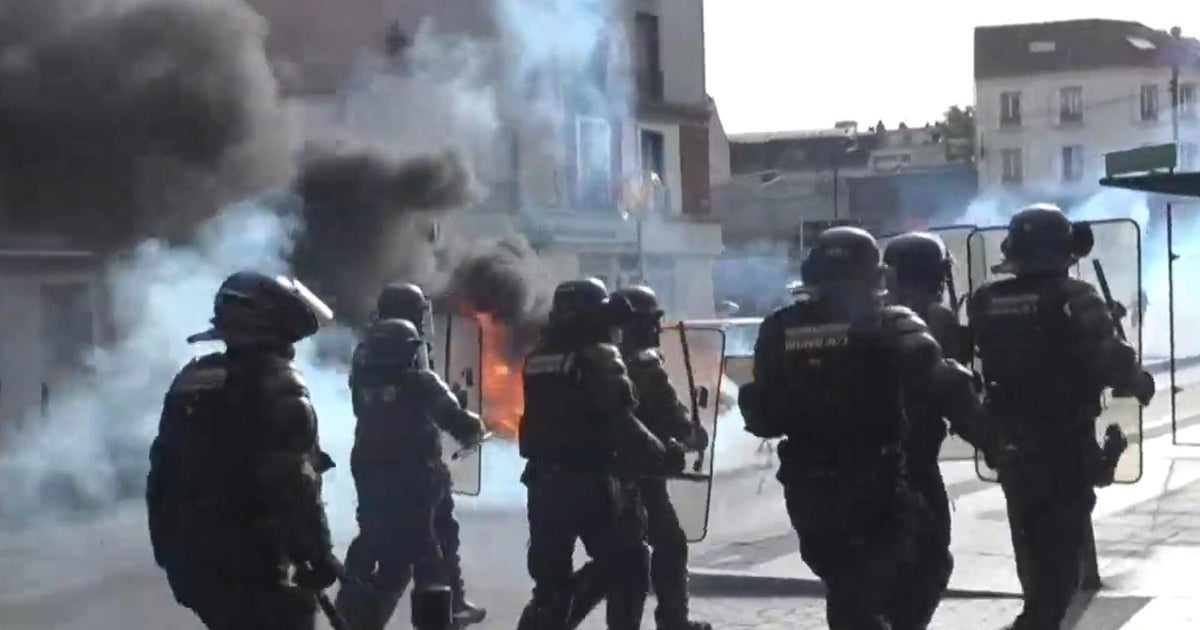 Students lead violent protests in France over underfunding, overcrowding in schools