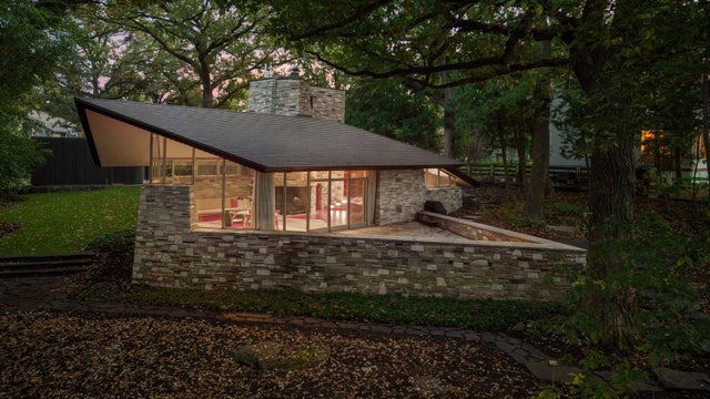 frank-lloyd-wright-home.jpg 