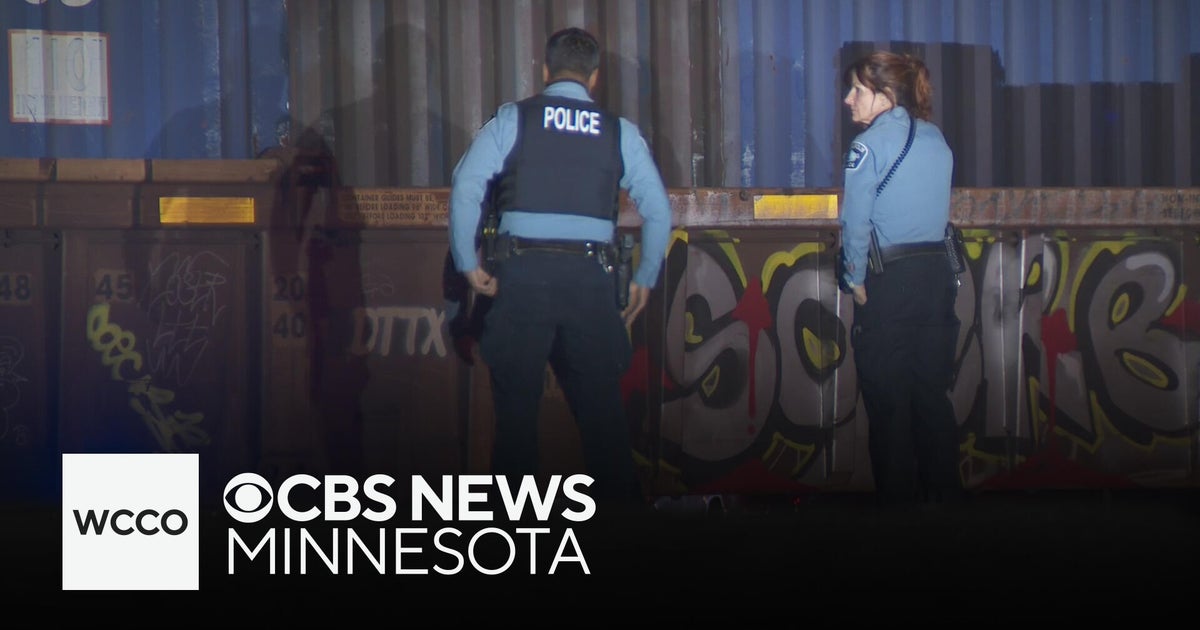 Minneapolis police investigate train-related accident - CBS Minnesota