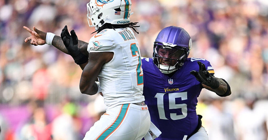 Unbeaten Minnesota Vikings defeat winless Miami Dolphins with strong defense, Reichard’s kicks