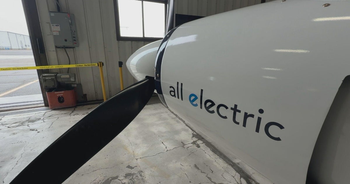 Bye Aerospace eFlyer 2 Designed to Cut Pilot Training Costs to $40 an Hour