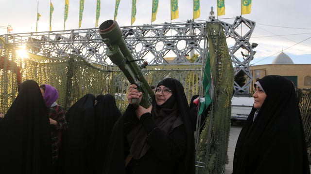 Civilians receive military training in Tehran 