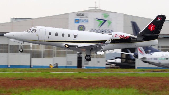 pic-of-plane-bos010z1-hi-res-still-1-1.jpg 