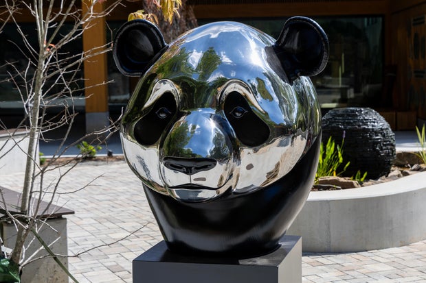 panda-habitat-statue-za-de1b7197.jpg