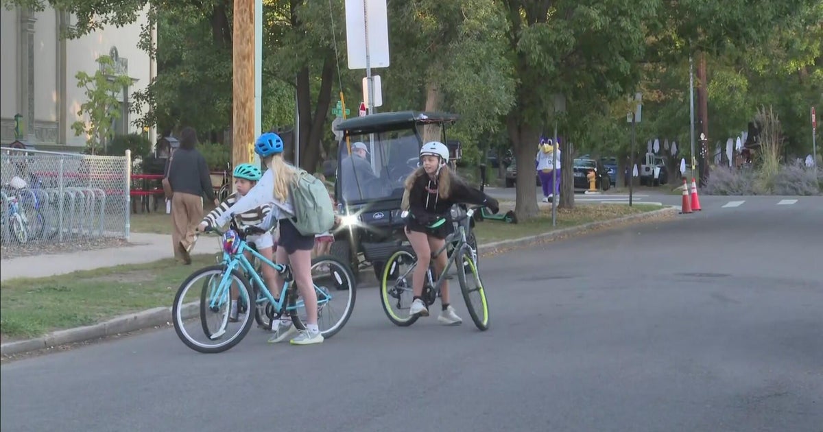 Park Hill Elementary students participate in National Walk & Roll to School Day
