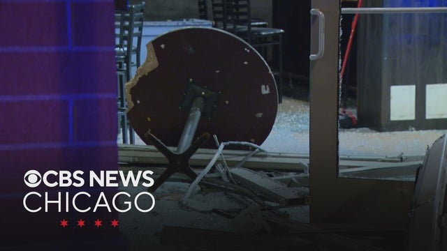 Crash-and-grab burglars hit bar in Chicago's Little Italy