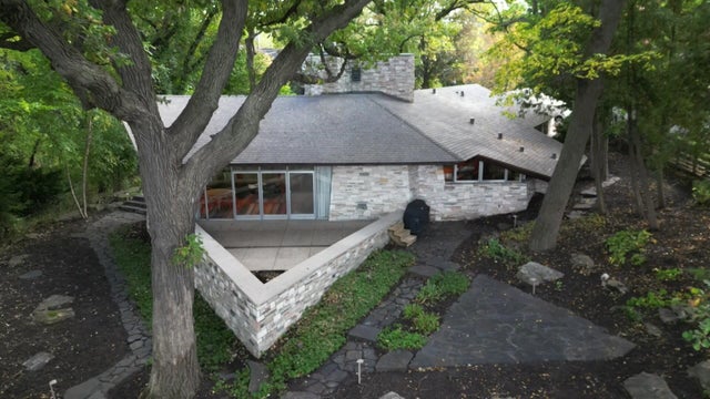 6p-pkg-frank-lloyd-wright-house-wccobfi6.jpg 