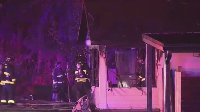 2 killed in house fire on Waters Road in south Atlanta