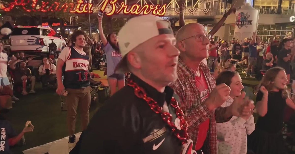 Braves fans pack The Battery for final home game of the season - CBS ...