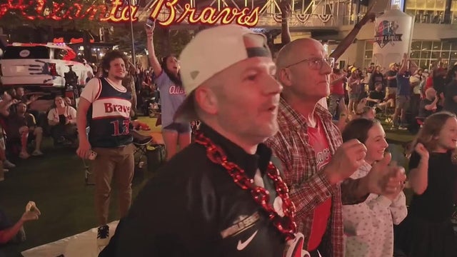 Braves fans pack The Battery for final home game of the season